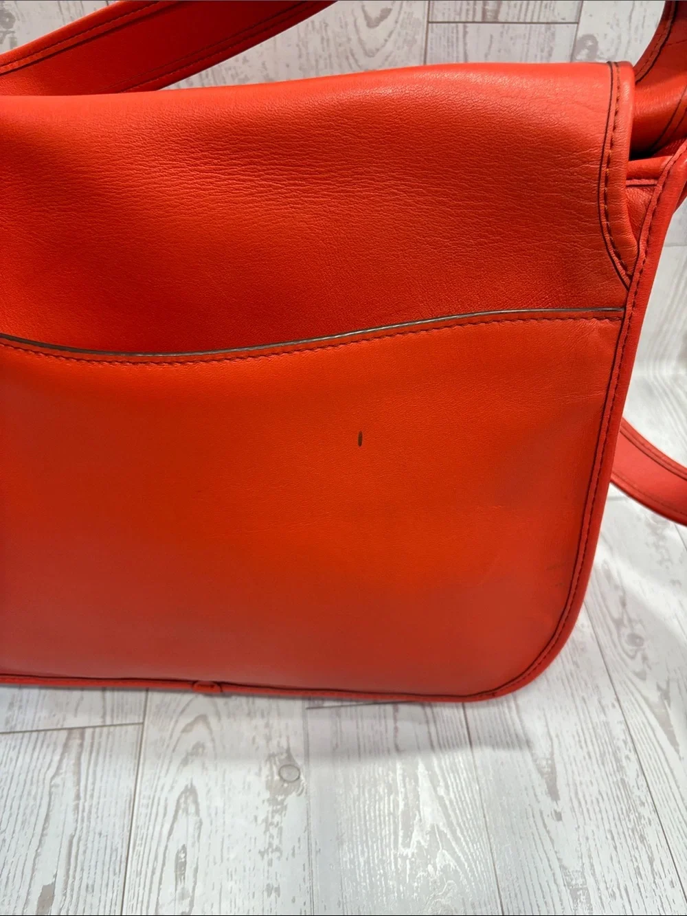 Coach vibrant deep